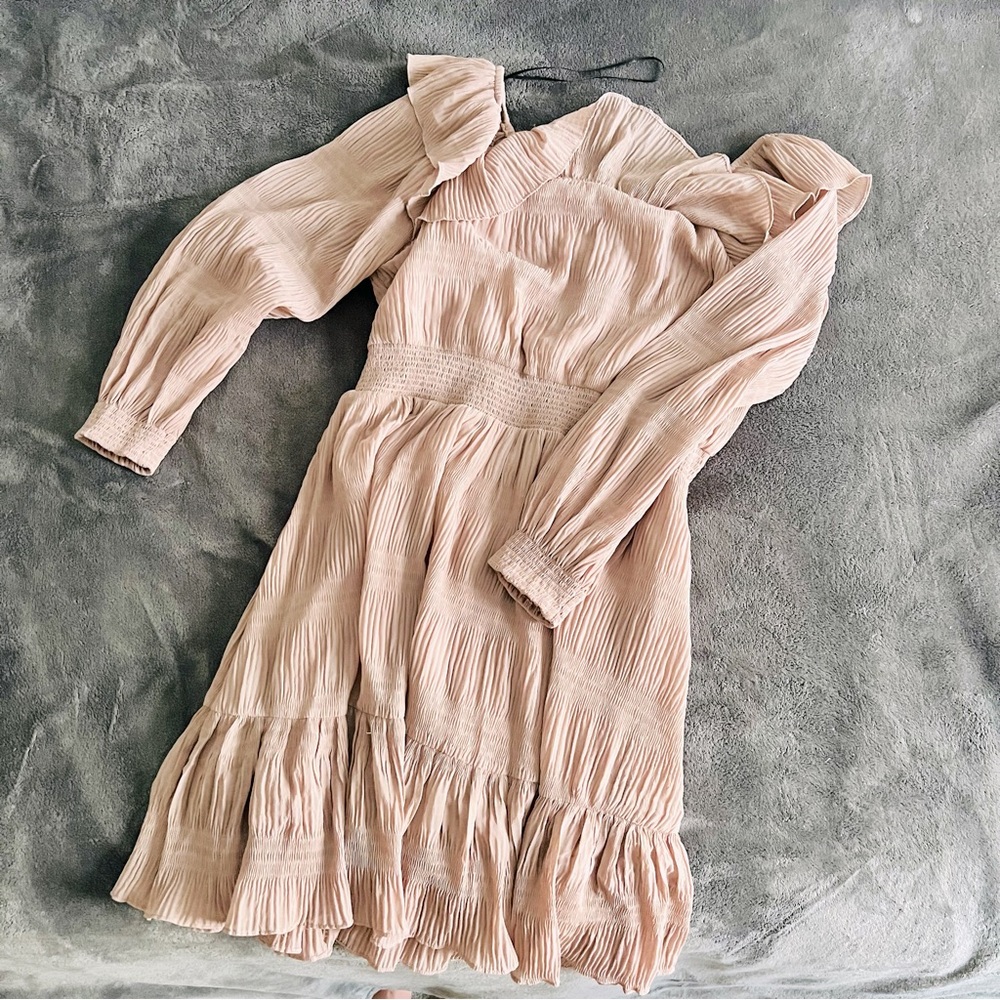 ✨Kylie + Kendall Ruffle Mini Dress - PERFECT for Holiday Parties!🥂✨